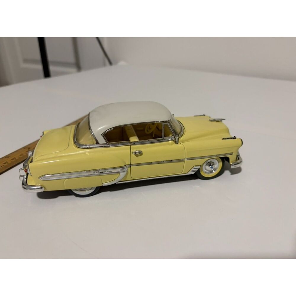 Mini Car American Car 1/18 Chevrolet Bell Air SUN-STAR 1/18 CHEVROLET BEL AIR CO